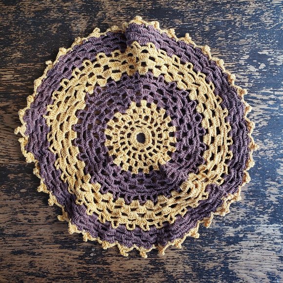 70s Doily Set, Vintage Handmade Crochet - Picture 7 of 8